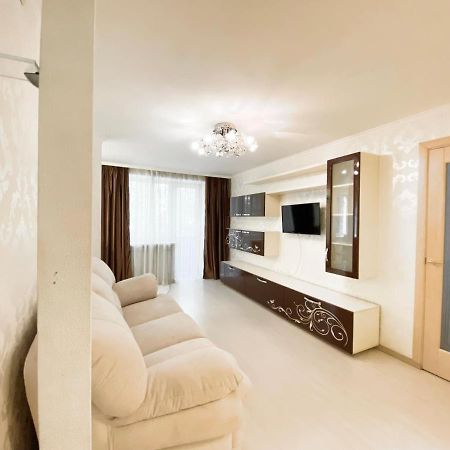 דנייפרופטרובסק Beautiful 1-Bedroom Near Most City Center מראה חיצוני תמונה