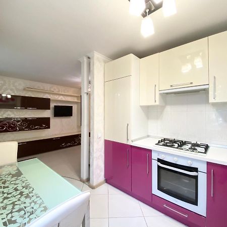 דנייפרופטרובסק Beautiful 1-Bedroom Near Most City Center מראה חיצוני תמונה