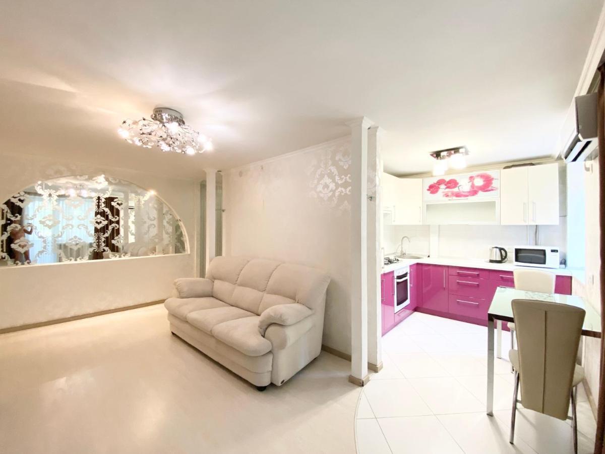 דנייפרופטרובסק Beautiful 1-Bedroom Near Most City Center מראה חיצוני תמונה